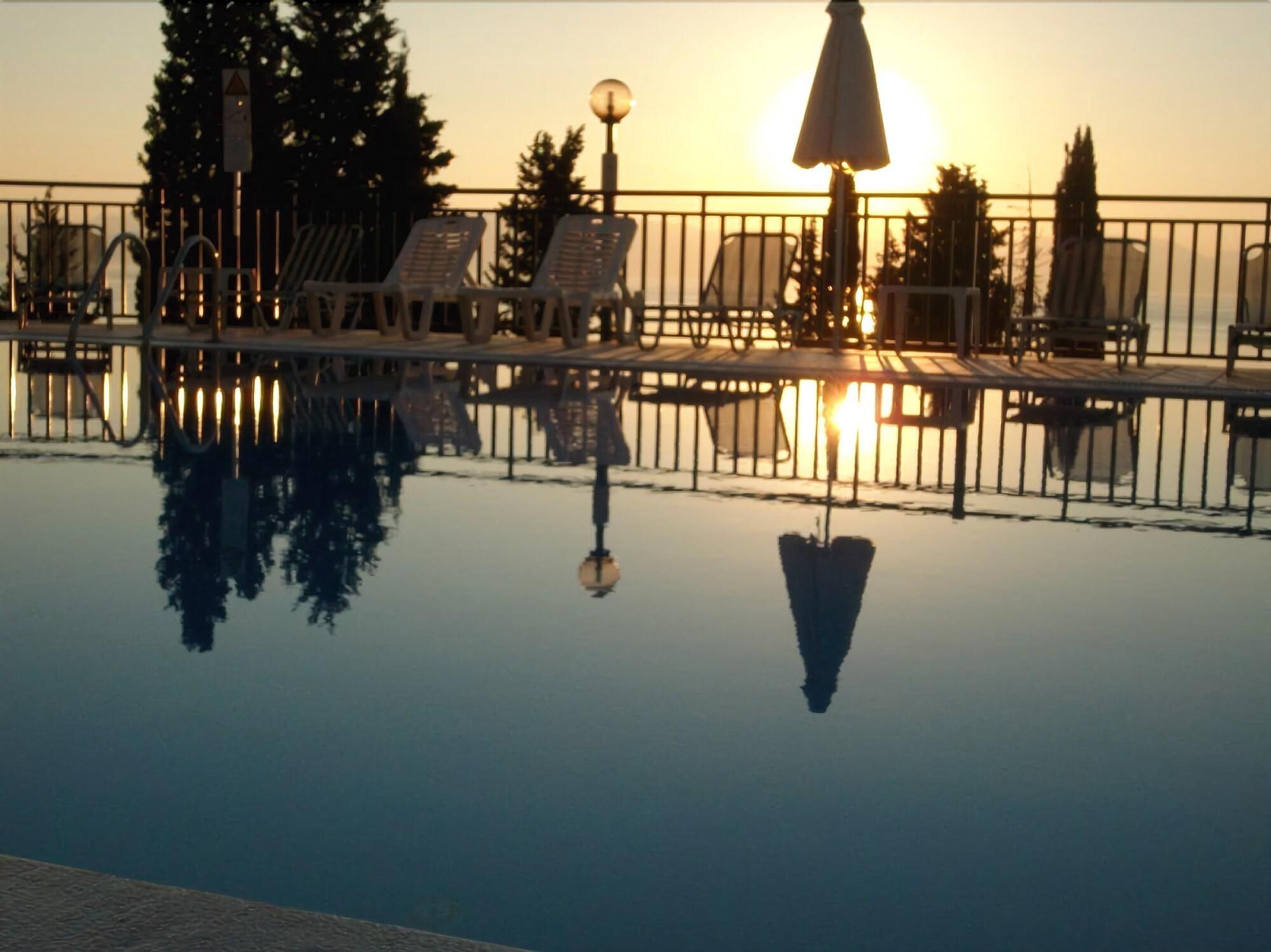 Aronis Apartments Беніцес Екстер'єр фото