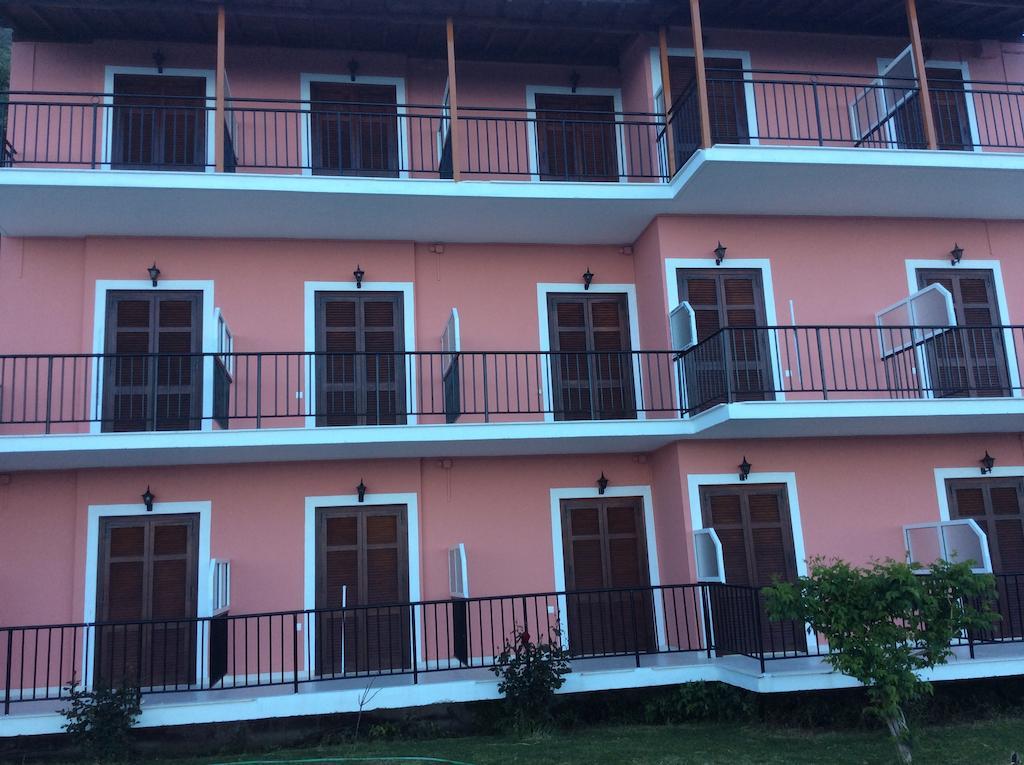 Aronis Apartments Беніцес Екстер'єр фото